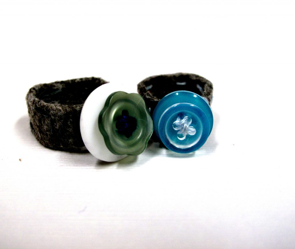 button rings
